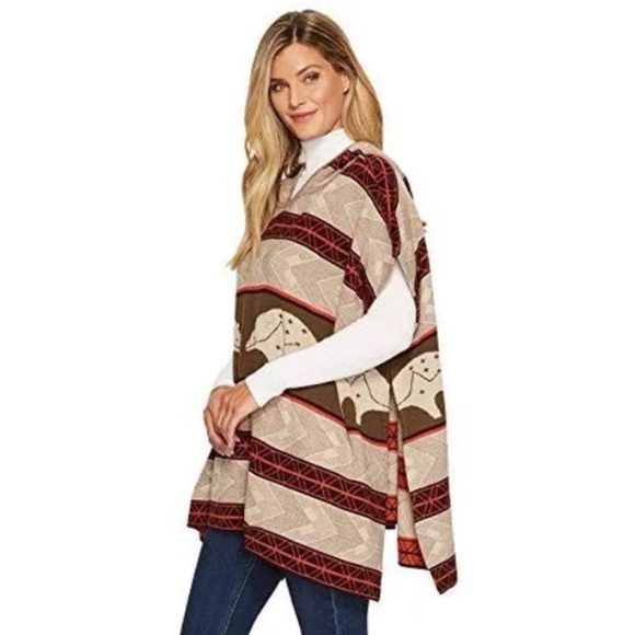 Pendleton Intarsia-Knit Bears Aztec Hooded Poncho - Picture 9 of 14